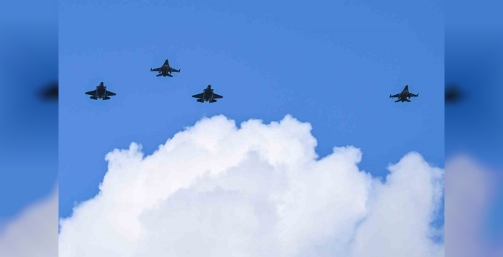 Polonya semalarında F-35 şovu: Beşinci nesil hayaletler ilk kez gökyüzüyle buluştu
