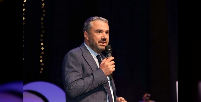 Pursaklar'da minik mezunlardan coşkulu tören