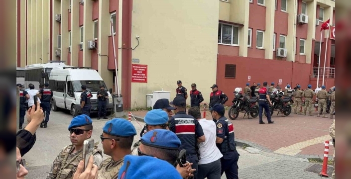 Rüşvet ve tefecilik çetesi çökertildi: 16 kişi adliyede!