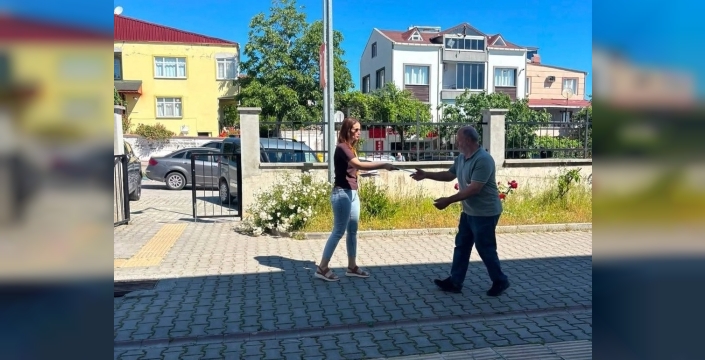 Sağlık ekipleri Gerze'de halkı hem hastalıklara karşı hem de bağımlılığa karşı uyardı