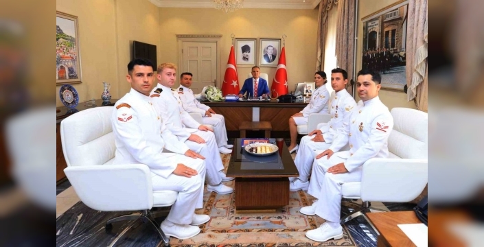 Sahil Güvenlik komutanından Vali Akbıyık'a anlamlı ziyaret