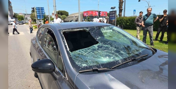 Samsun'da yaya geçidinde otomobilin çarptığı yaşlı adam ağır yaralandı