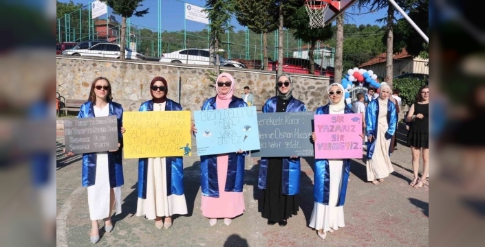 Şaphane MYO'da mezuniyet coşkusu dorukta: Gözler gelecekte