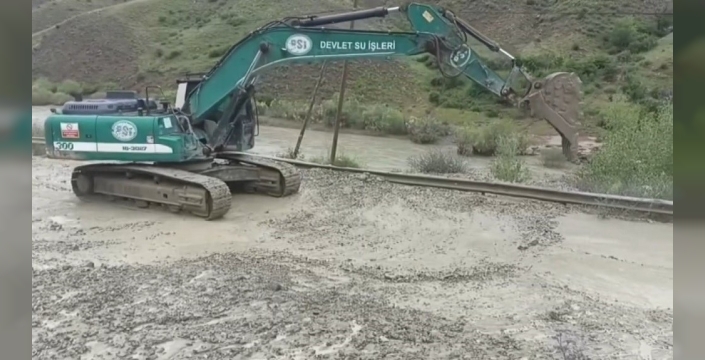 Sel felaketinin ardından Erzincan-Kemah yolu yeniden açıldı