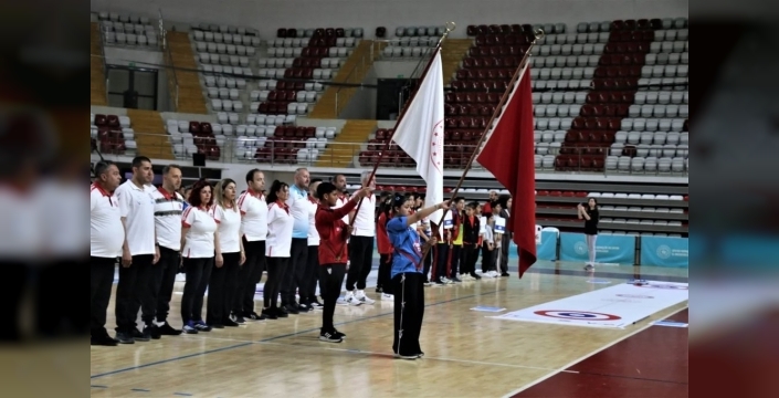 Sivas, floor curling'in kalbi oldu: 120 sporcu Türkiye şampiyonası için kıyasıya yarışıyor