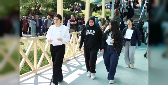 Sivas'ta AYT sınavı heyecanı, adaylar bu kez hata yapmadı