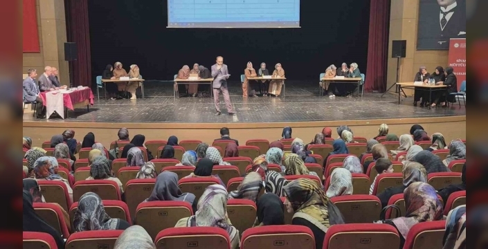 Sivas'ta Kur'an kursu öğrencileri dini bilgilerini yarıştırarak ter döktü