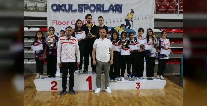 Sivas'ta kürsü heyecanı: Floor curlingde Türkiye şampiyonları belli oldu