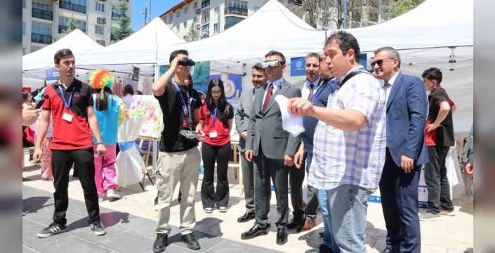 Sivas'ta mesleki ve teknik eğitim okulları tanıtım şenliği yapıldı