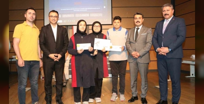 Sivas'ta öğrenciler dil becerilerini sergiledi
