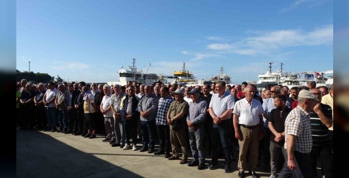 Sivastopol açıklarında hayatını kaybeden balıkçı Cüneyt Varlık memleketinde son yolculuğuna uğurlandı