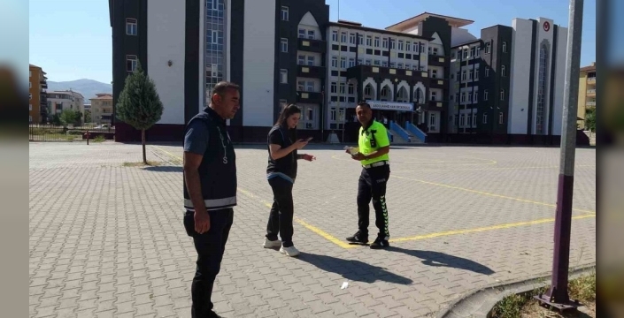 Son dakika: LGS öncesi cüzdanını kaybeden öğrencinin imdadına MOTAŞ personeli yetişti, sınavı kaçırmadı!