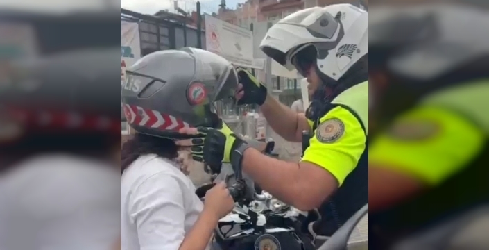 Son dakika: Sınav telaşındaki öğrencilere polislerden inanılmaz destek!