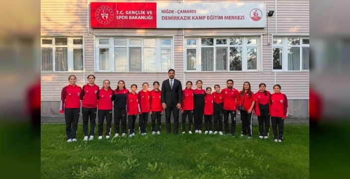 Taha Akgül, Niğde'de spor yatırımlarını inceledi