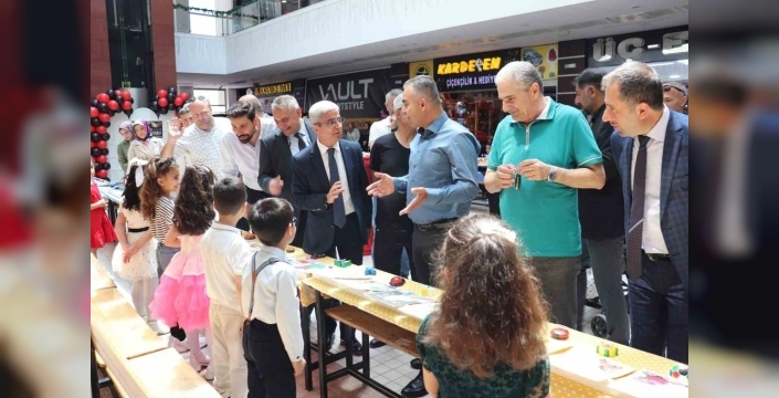 Tatvan'da minik sanatçılardan unutulmaz sergi