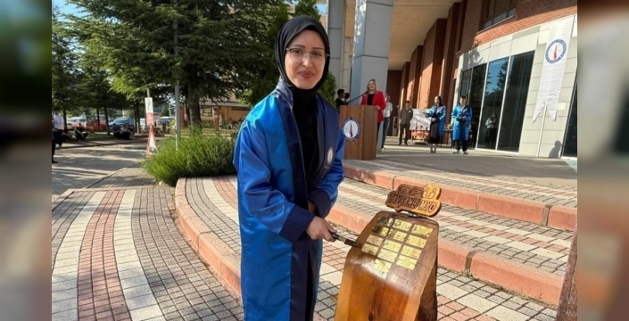 Tavşanlı MYO'da mezuniyet coşkusu: Geleceğe ilk adım atıldı