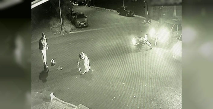 Tekirdağ'da akılalmaz kaza: Motosikletten fırlayan gençler kamerada
