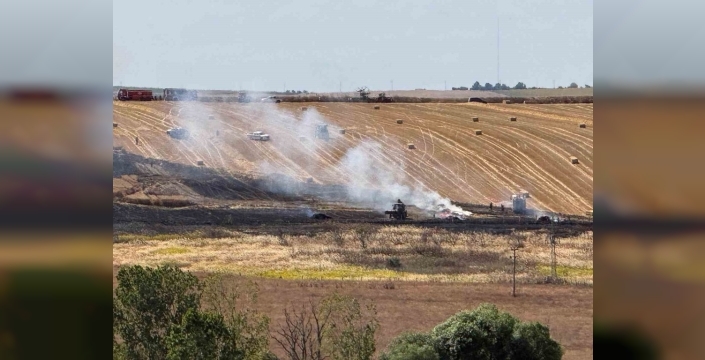 Tekirdağ'da buğday tarlasında çıkan yangın büyük zarara yol açtı
