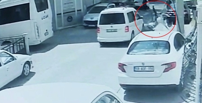 Tekirdağ'da dehşet anları: Motosikletli genç havada takla attı, işte o anlar!