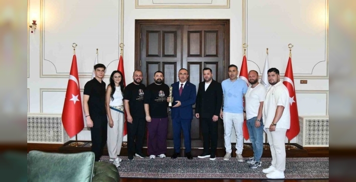 Tekirdağlı halk oyunları ekibi, Türkiye şampiyonu oldu