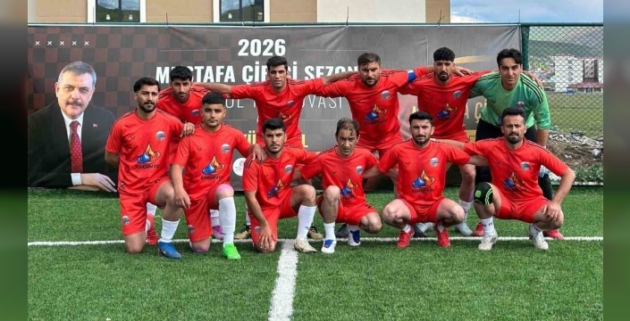 Tekman'da Futbol Heyecanı Sona Erdi: Hürriyetspor Kupayı Kaldırdı!