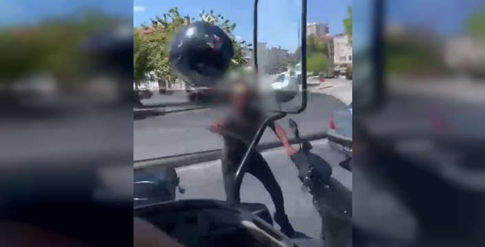 Trafik magandasına akılalmaz ceza: Kask fırlatan sürücüye 405 bin TL!
