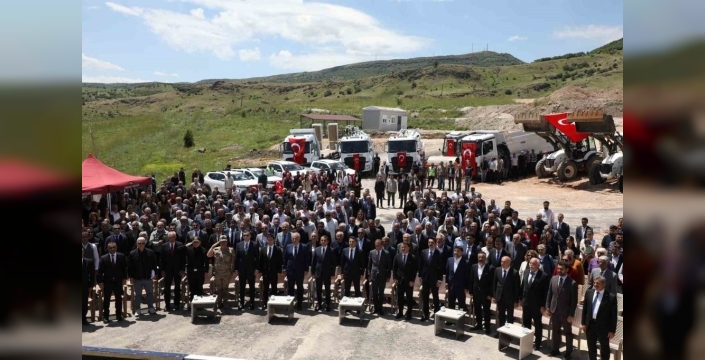 Tunceli'de 120 kilometrelik sıcak asfalt hedefi için ilk adım atıldı
