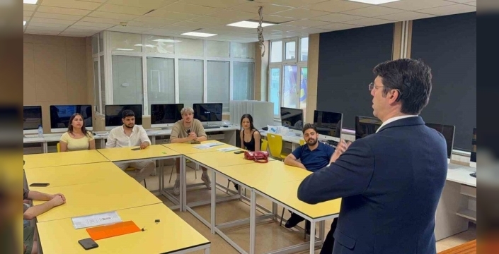 Türkiye’nin ilk doktoralı işitme engelli mühendisi öğrencilere ilham veriyor