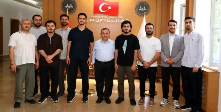 Umreye gidecek öğrenciler Müftülüğe geldi