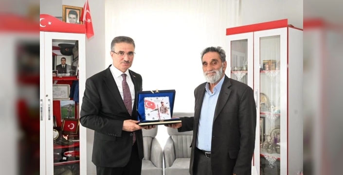 Vali Baruş'tan kahraman şehitlerimizin emanetlerine sımsıkı sarılma: Devletin kalbi onların evinde attı