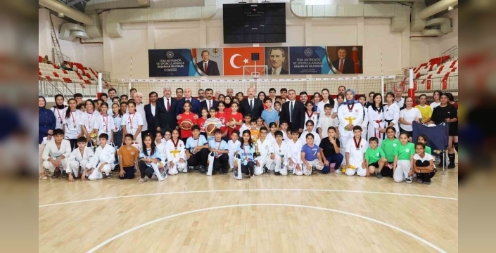 Vali Küçük, Kahta'da süren ve tamamlanan kamu projelerini yerinde inceledi