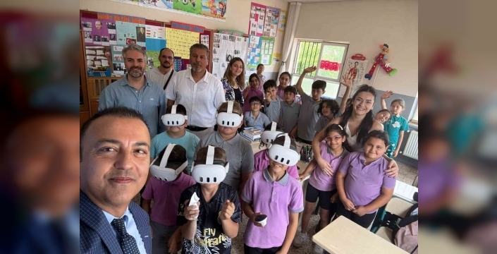 Yenipazar'da okullar sanal gerçeklikle geleceğe yelken açıyor