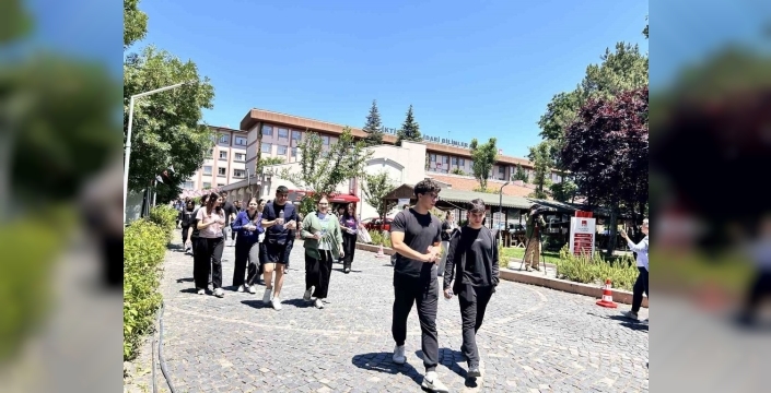 YKS AYT oturumu tamamlandı, adaylar ve aileleri rahat bir nefes aldı