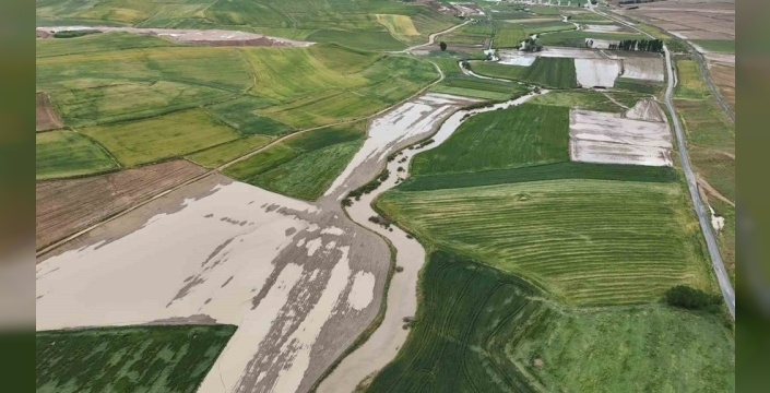 Yozgat'ta doğa ananın gazabı: Şiddetli dolu ve sel tarım arazilerini vurdu, çiftçiler mağdur