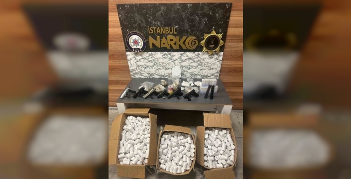 Zeytinburnu'nda uyuşturucu operasyonunda 60 bin hap ele geçirildi