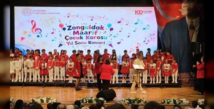 Zonguldak'ta öğrenciler sahnede parladı, Maarif Korosu'ndan muhteşem performans!