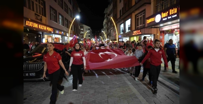 15 Temmuz ruhu Gümüşhane'de dalgalandı: Milletin destanı parkta anıldı