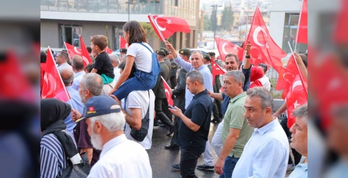 15 Temmuz ruhu Kahramanmaraş’ta yeniden canlandı: Meydanlar doldu taştı
