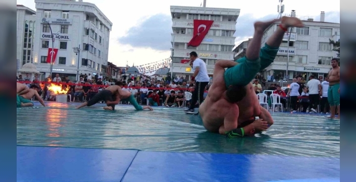15 Temmuz ruhu karakucak güreşleriyle Yozgat'ta yaşatıldı