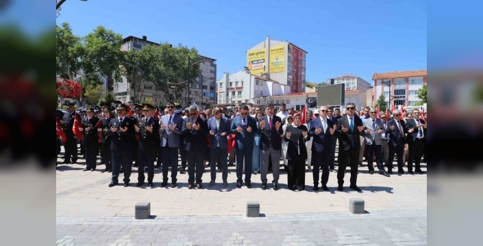 15 Temmuz ruhu Kütahya'da canlandı: Zafer Meydanı'nda anma çadırı açıldı