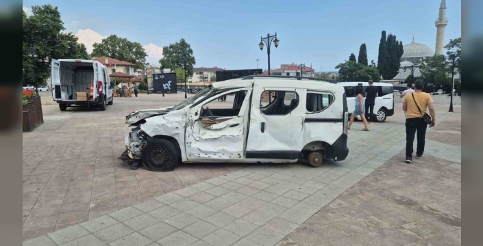 15 Temmuz'un sessiz tanığı: tankın ezdiği araç sergileniyor