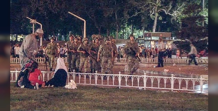 15 Temmuz'un unutulmaz anları İHA'nın fotoğraflarıyla sergileniyor