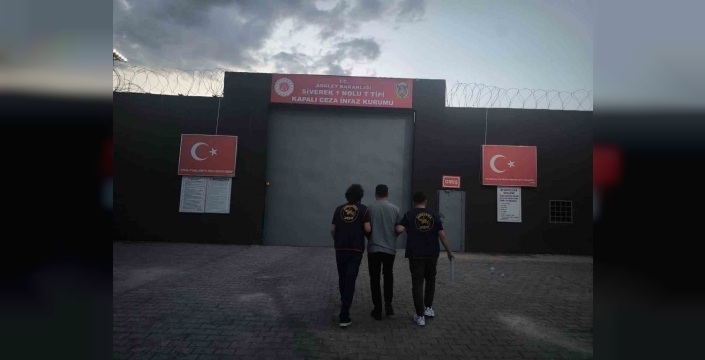 18 yıl firar etti, Siverek'te jandarmaya yakalandı: Dolandırıcılık hükümlüsü adalete teslim edildi