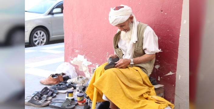 25 yıllık özbek hikayesi: Şanlıurfa'da ayakkabı tamir eden Mehmet Ulbaş