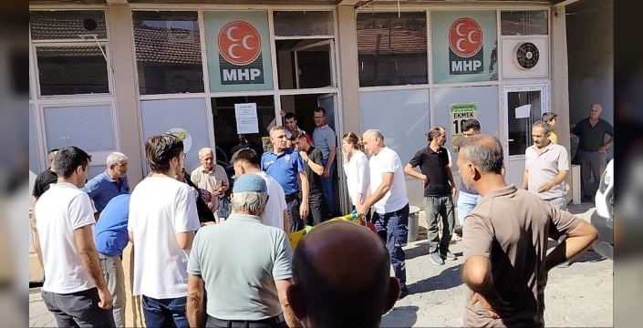 4 yaşındaki minik yürek için seferber oldular: Güneşten korumak için kartonlarla siper!