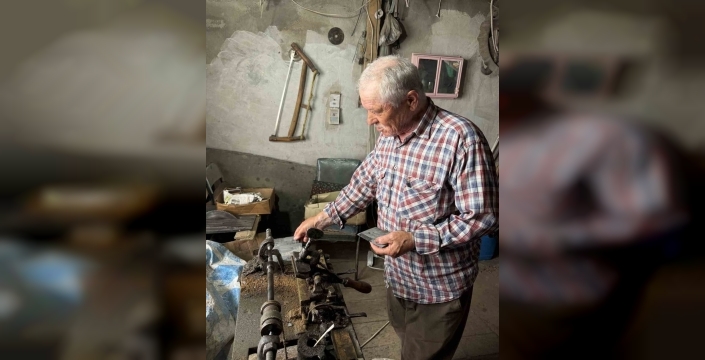 50 yıllık zanaat: Bolu'da manda boynuzu tarak ustası tükeniyor