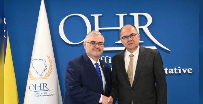 ABD'li diplomat Crishock, Bosna Hersek'te geçici yetkiyi devraldı: Avrupa ve ABD arasındaki uzlaşmazlık sürüyor