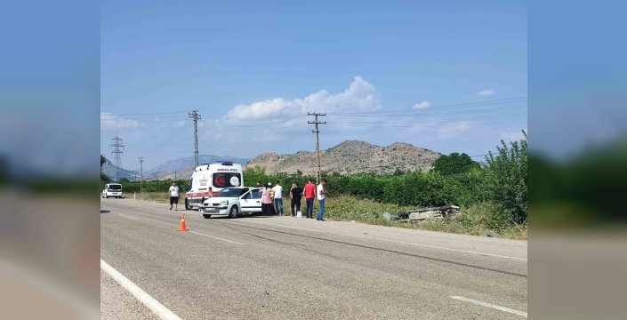 Adana'da kan donduran kaza: Otomobil takla attı, 4 kişi yaralandı