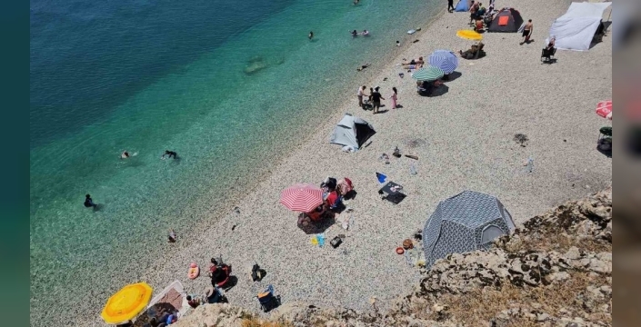 Adilcevaz, plajlarıyla Ege'yi aratmıyor