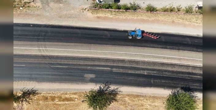 Adıyaman'da aşırı sıcaklar asfaltı eritti
